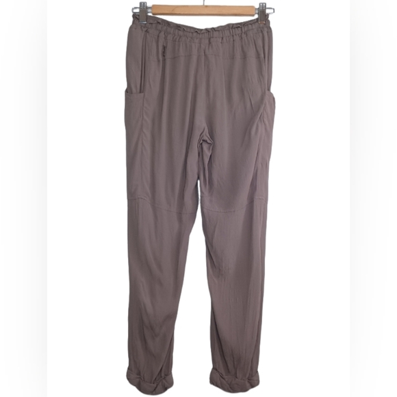 Wilfred Aritzia Rolled Hem Tie Waist Nutmeg Trousers - Picture 2 of 14